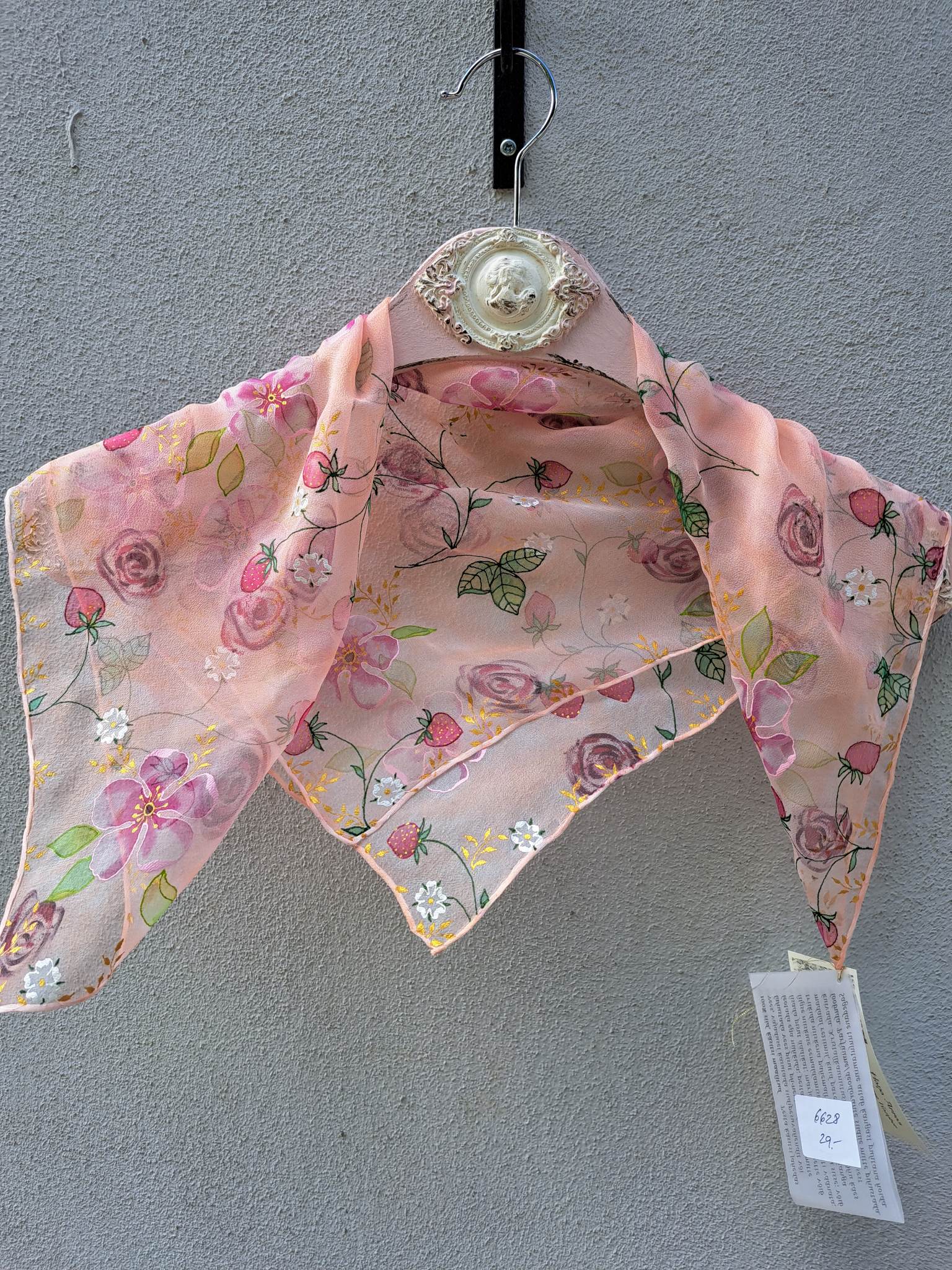 Siidirätik maasikatega