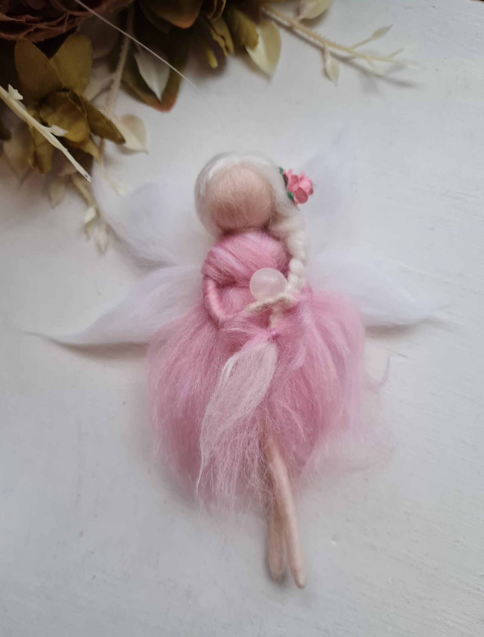 Roosa villahaldjas roosa kvartsiga