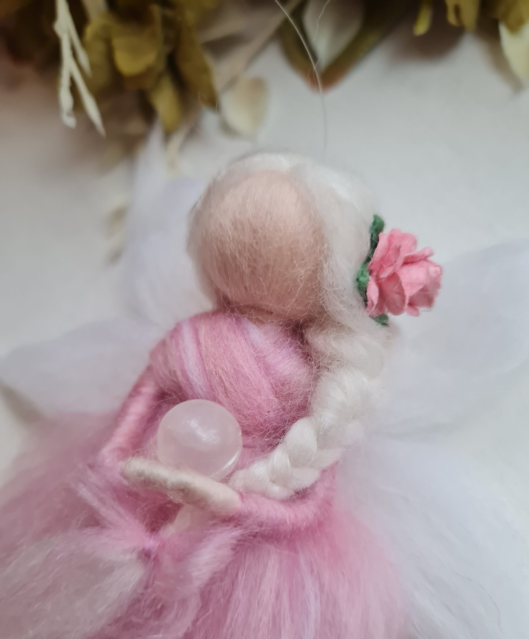 Roosa villahaldjas roosa kvartsiga