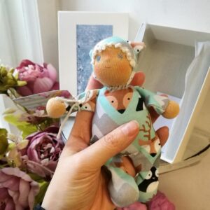Väike sinine Waldorf-taskubeebi
