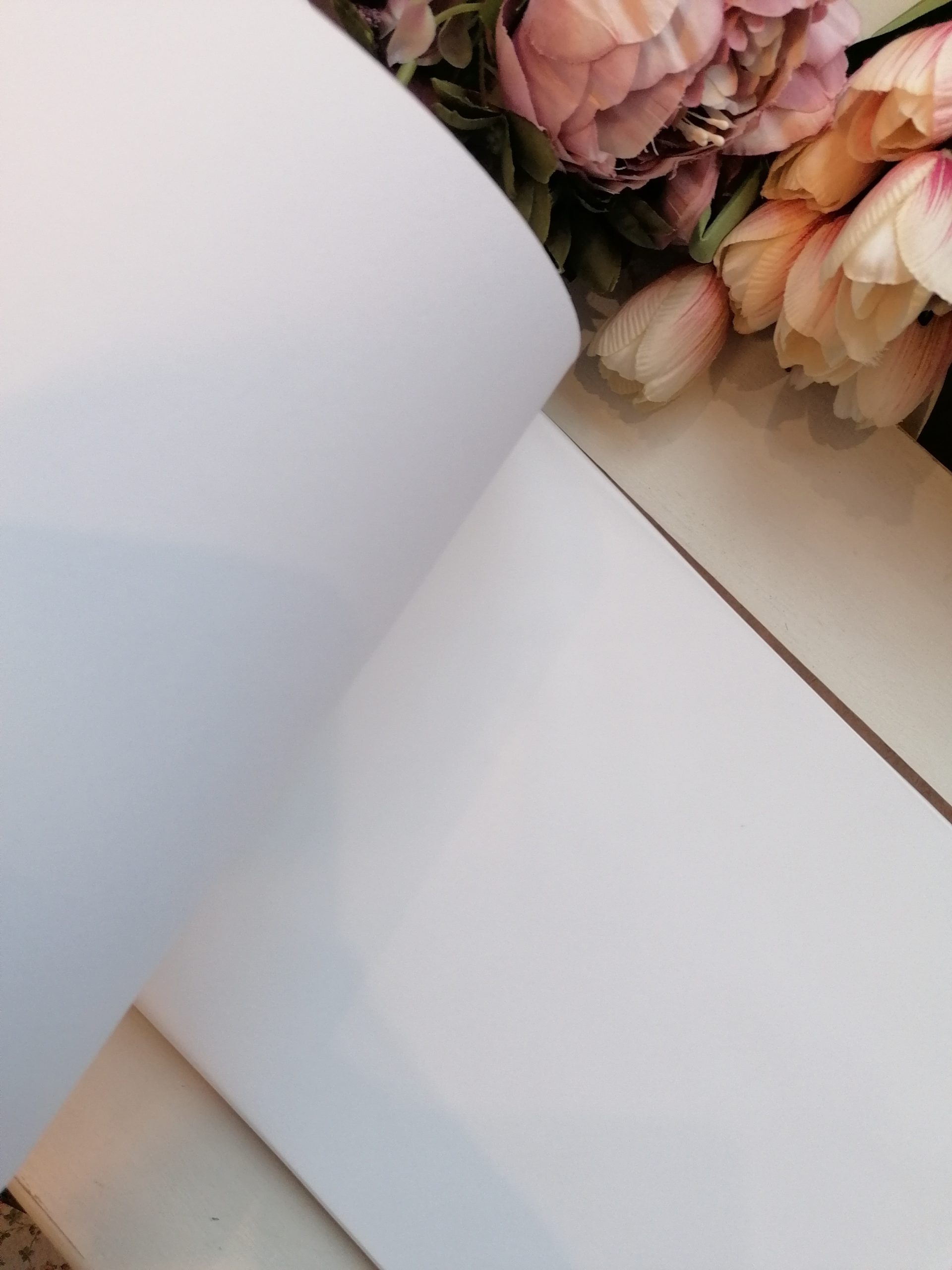 Romantiline pildialbum raamiga