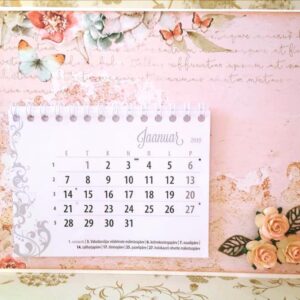 Romantiline lauakalender liblikatega