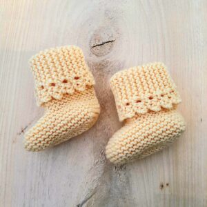 Heegeldatud beebipapud, helekollane