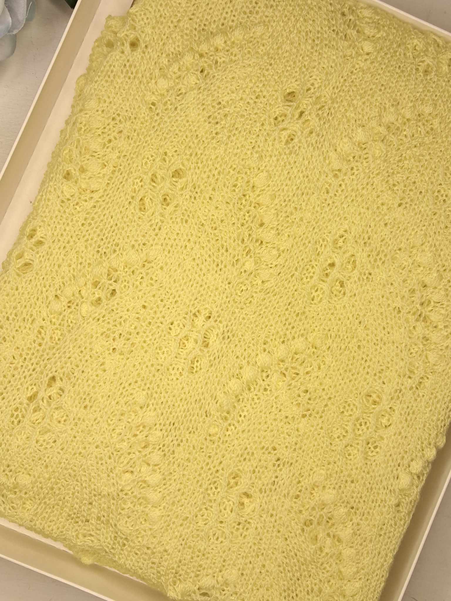 Haapsalu sall "Lillega piibelehe muster", helekollane 65x165cm