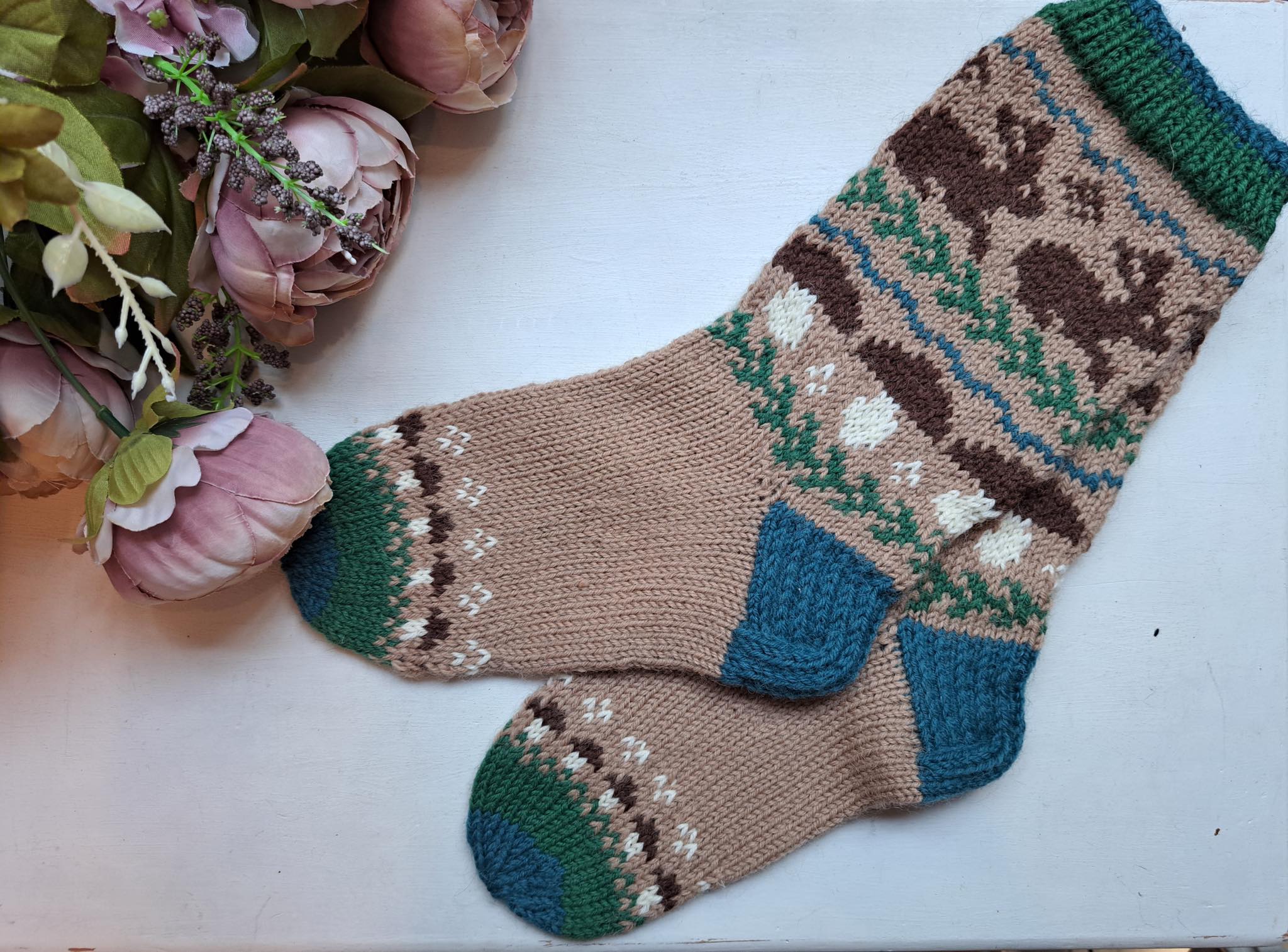 Käsitsi kootud soojad sokid "Seened ja jänesed", nr 37